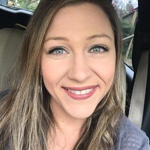 Meet your Posher, Kelli